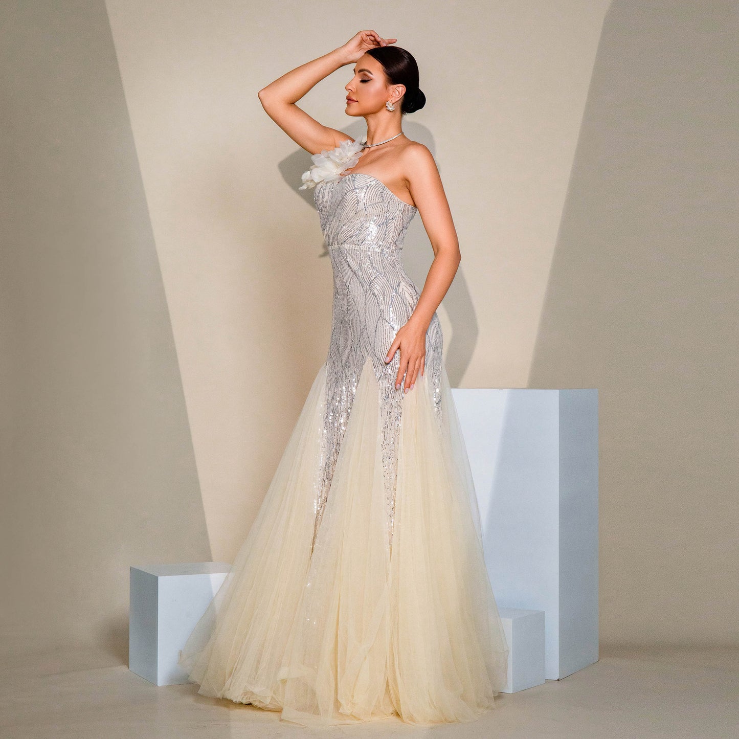 One-shoulder Sequined Diamond Dress